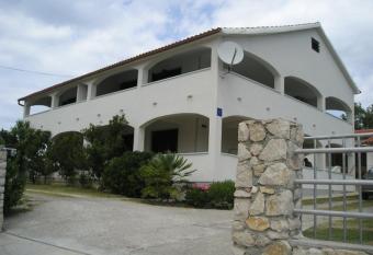 APARTMANI VIBOVEC Lana 305 has Balcony rooms