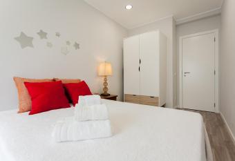 Apartamento da esta    o allows 18 year olds to book a room