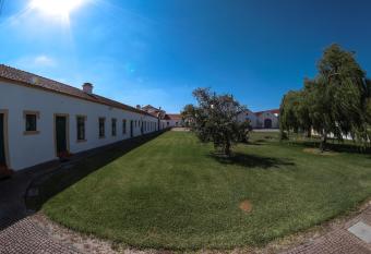 Casas do Monte allows 18 year olds to book a room