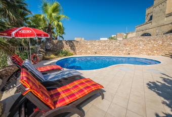 Sunset - Holiday Farmhouse with Large Private Pool in Island of Gozo has Balcony rooms