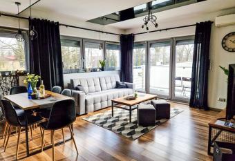 Apartament LOFT has Balcony rooms
