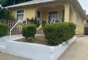 Ruth House Original Craftsman PETS, walk to State st. has Balcony rooms