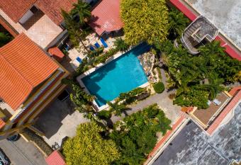 Residence Tropical Garden allows 18 year olds to book a room