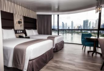 Plaza Paitilla Inn allows 18 year olds to book a room