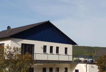 Ferienwohnung Siegaue allows 18 year olds to book a room