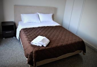 Central flat in Argos with a view on Nafplio allows 18 year olds to book a room