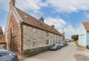Driftwood Cottage allows 18 year olds to book a room