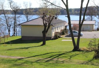 Labbn  s Semesterhem, Radhuset allows 18 year olds to book a room