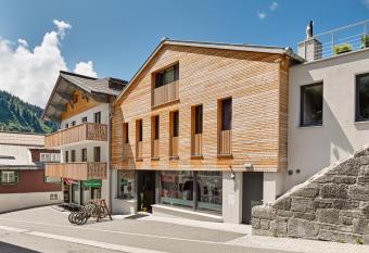 Haus Flexen Appartements & Suite has Balcony rooms