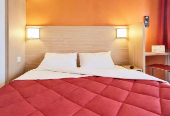 Premiere Classe Marne la Vall  e - Torcy allows 18 year olds to book a room