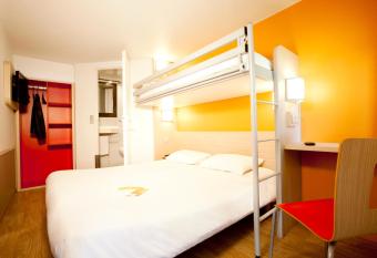 Premiere Classe Villepinte Centre - Parc des Expositions allows 18 year olds to book a room