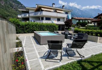 VALCHIAVENNA - B&B - Affittacamere - Guest House - Appartamenti - Case Vacanze - Home Holiday has Balcony rooms