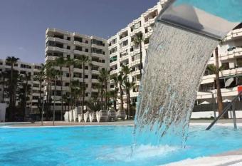 Vivienda Vacacional H  bitat Tropical allows 18 year olds to book a room