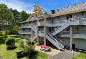 Premiere Classe Tours Sud - Joue Les Tours allows 18 year olds to book a room