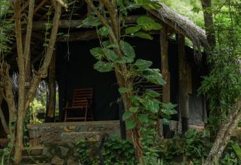 Athgira River Camping - Udawalawe has Balcony rooms