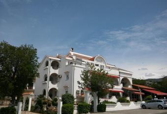 Guest house Garfild 2 has Balcony rooms