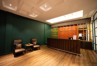 Eastern Hotel Georgetown allows 18 year olds to book a room