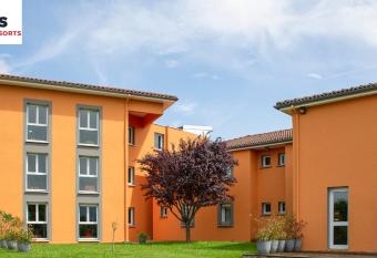 The Originals Boutique, H  tel Marytel, Montbrison (Inter-Hotel) allows 18 year olds to book a room