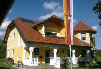 Komfort Ferienwohnung Marina has Balcony rooms