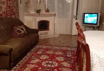 Karmela s B&B has Balcony rooms