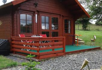 Woodpecker Lodge allows 18 year olds to book a room