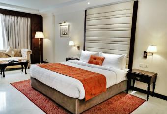 Islamabad Regalia Hotel allows 18 year olds to book a room