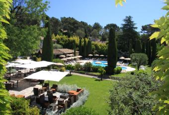 H  tel De Mougins has Balcony rooms