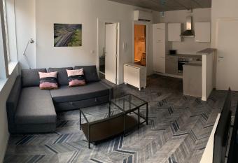 G  tes de Tournai - Les carri  res allows 18 year olds to book a room