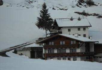 Alois Arnold S  lden has Balcony rooms