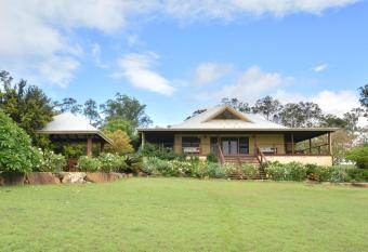 Tellace Wines Homestead has Balcony rooms