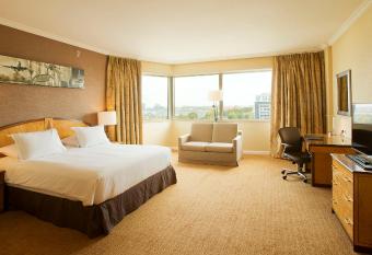 Hilton Paris Charles De Gaulle Airport allows 18 year olds to book a room