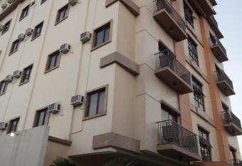 Main Hotel & Suites has Balcony rooms