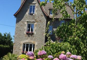 Le Clos Saint-Brice allows 18 year olds to book a room