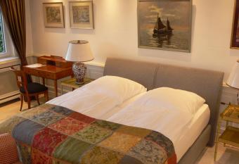 Die Villa Mettmann has Balcony rooms