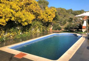 Casa Bella Vista en monta  a con vistas al mar y piscina privada allows 18 year olds to book a room