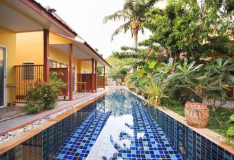 Ban Elephant Blanc Bungalow allows 18 year olds to book a room