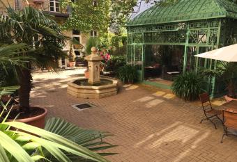 Garden Living - Boutique Hotel has Balcony rooms