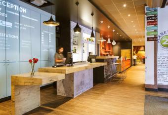 ibis Versailles Ch  teau allows 18 year olds to book a room