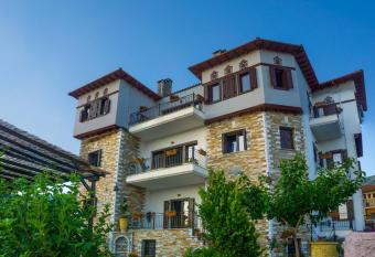 Mansion Chalatsopoulos has Balcony rooms