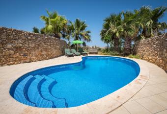 The Palms - Holiday Farmhouse with Private Pool in Island of Gozo has Balcony rooms