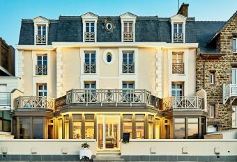 H  tel Le Beaufort has Balcony rooms