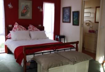 At the Gallery allows 18 year olds to book a room