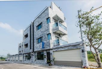 Yujing Mountain Water Residence has Balcony rooms