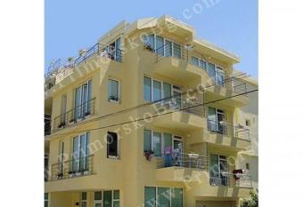 Jelezchevi Guest Rooms has Balcony rooms