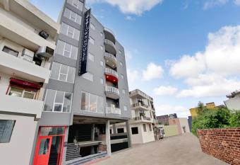 OYO Townhouse 204 Sector 49 Near Logix city centre allows 18 year olds to book a room