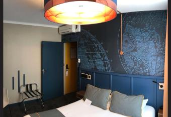 Best Western Hotel Graslin allows 18 year olds to book a room