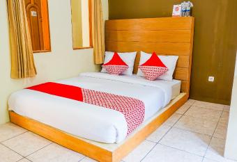 OYO 1340 Wisma Alamanda allows 18 year olds to book a room