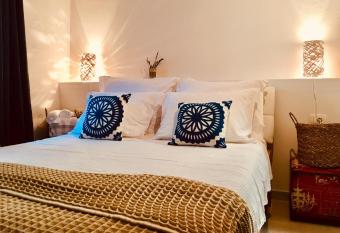 Palmera allows 18 year olds to book a room