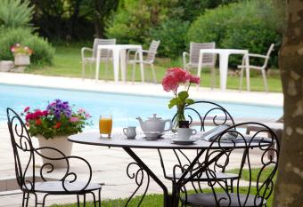 Logis Auberge Saint Simond has Balcony rooms