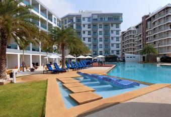 Grand Blue Condominium 509 Mea Phim Beach, Klaeng, Rayong, Thailand has Balcony rooms